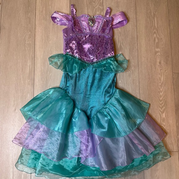 $55 Disney Parks authentic princess dress Ariel The little Mermaid costume 5t 6t - Picture 2 of 5